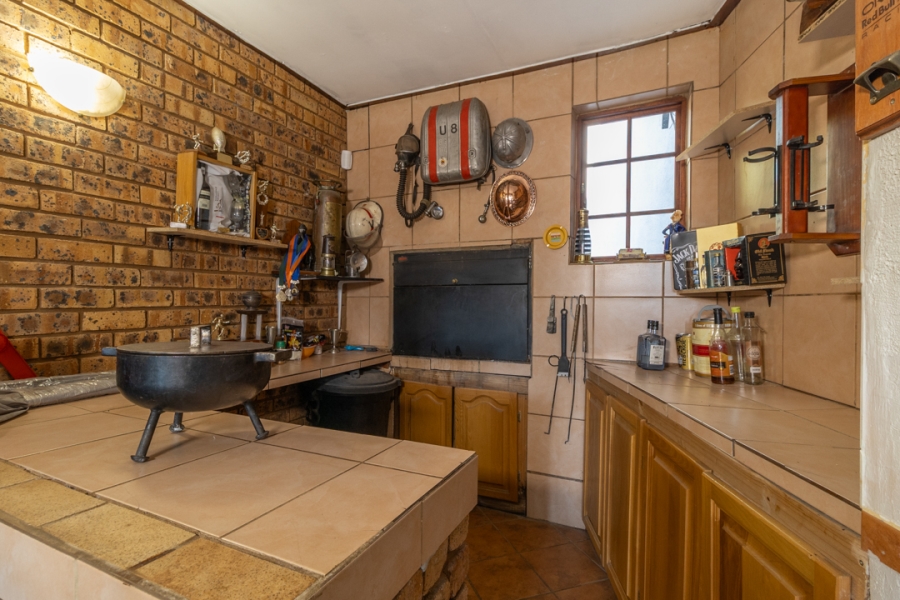 4 Bedroom Property for Sale in Meerhof North West